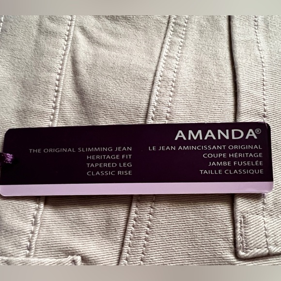 Gloria Vanderbilt - Amanda Jeans - Picture 12 of 14